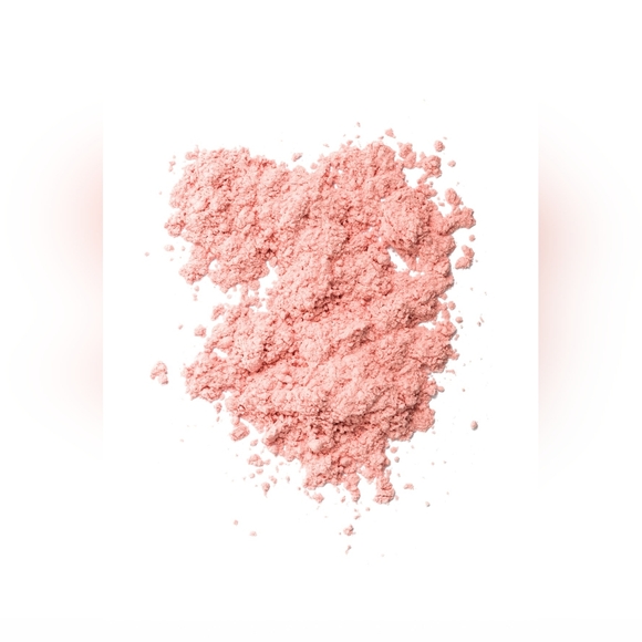 Basic Beauty Setting Powder in Translucent - Picture 5 of 10